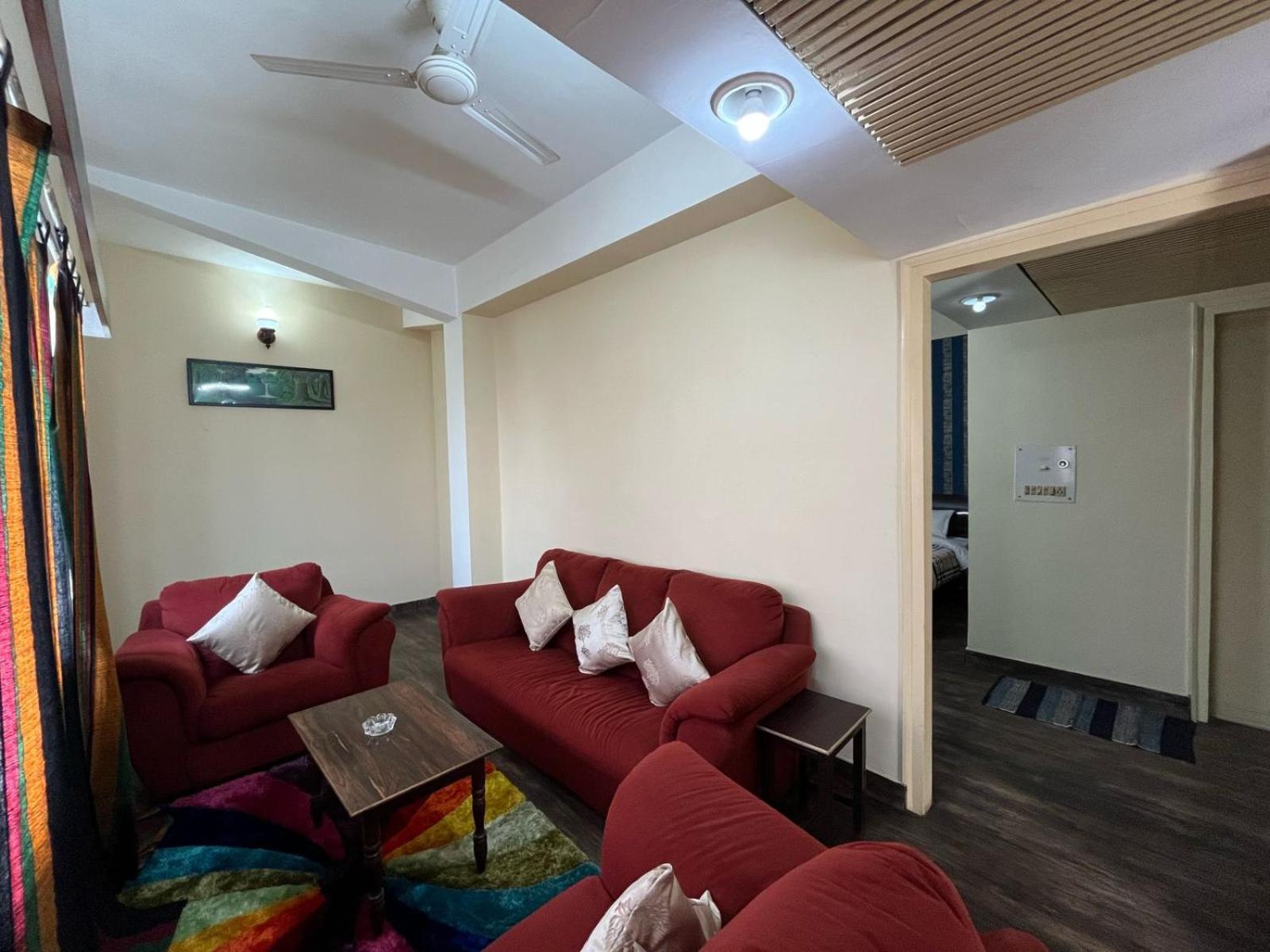 Gautam Hotel Varanasi Exterior foto