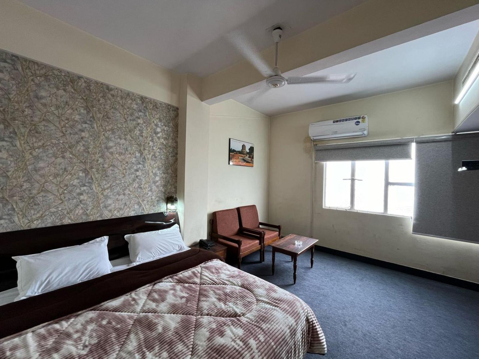 Gautam Hotel Varanasi Exterior foto