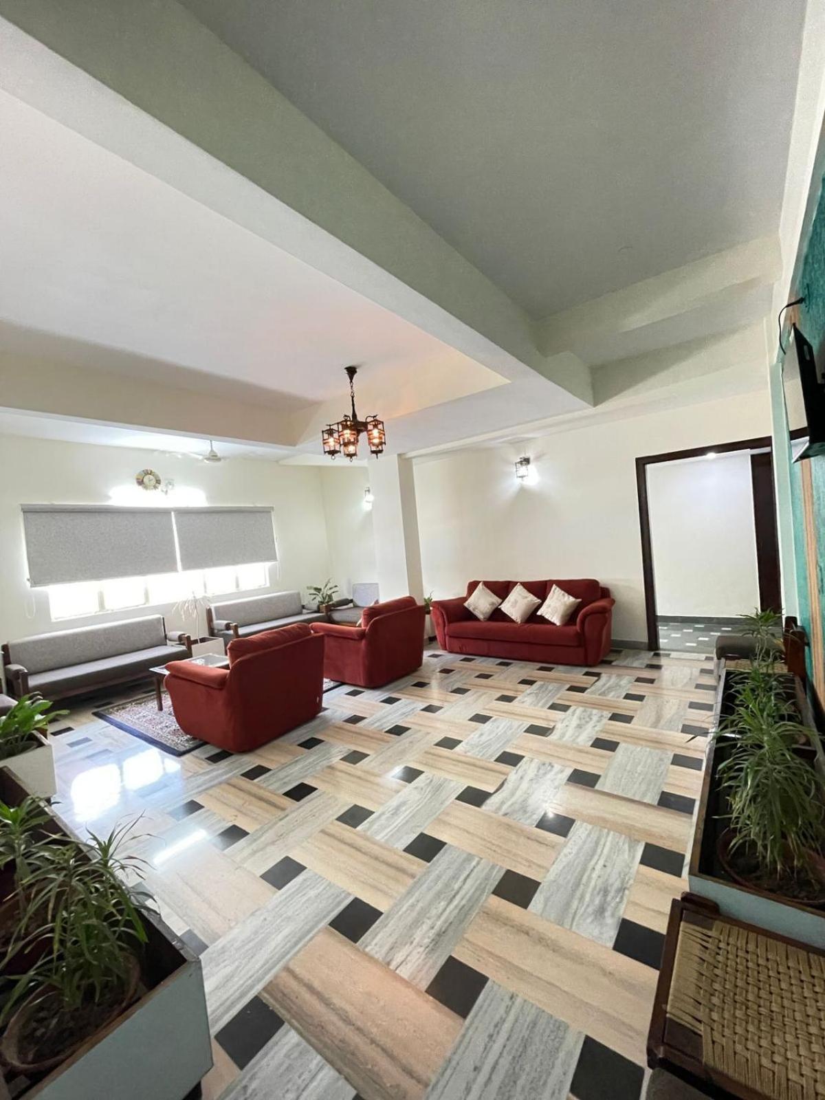 Gautam Hotel Varanasi Exterior foto