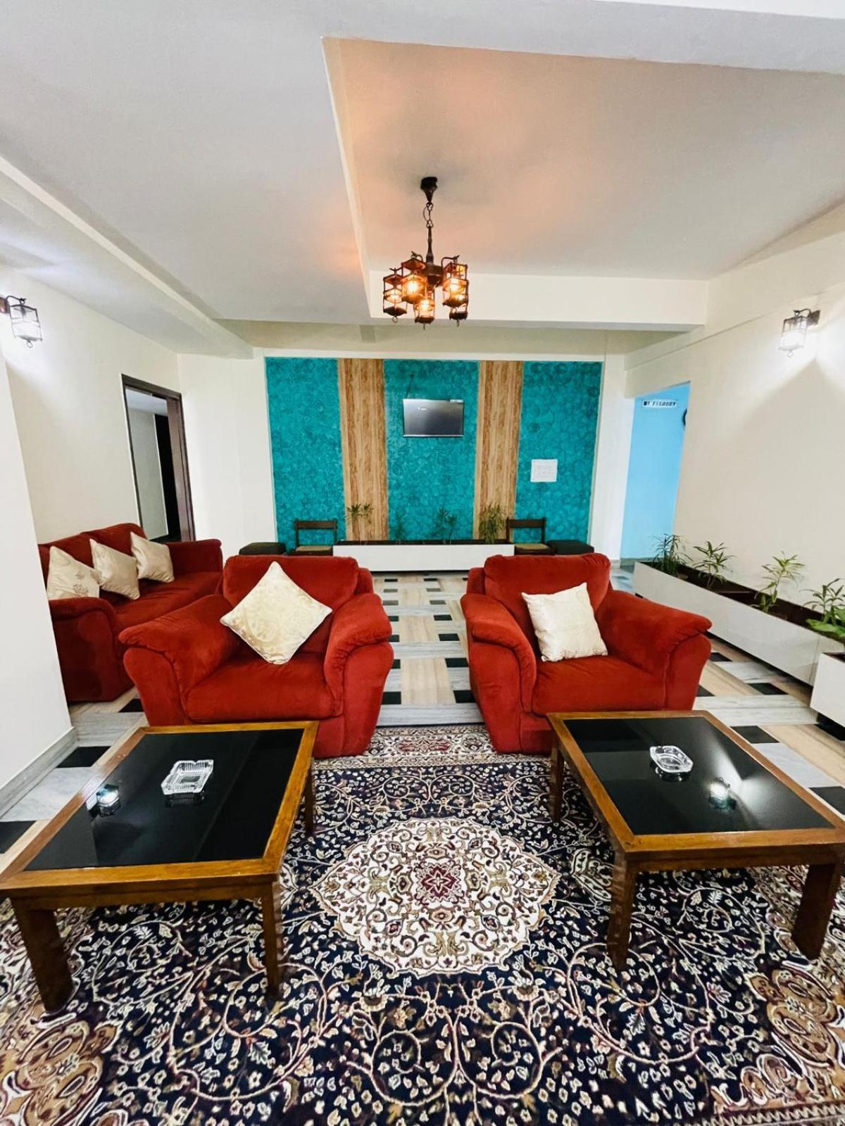 Gautam Hotel Varanasi Exterior foto