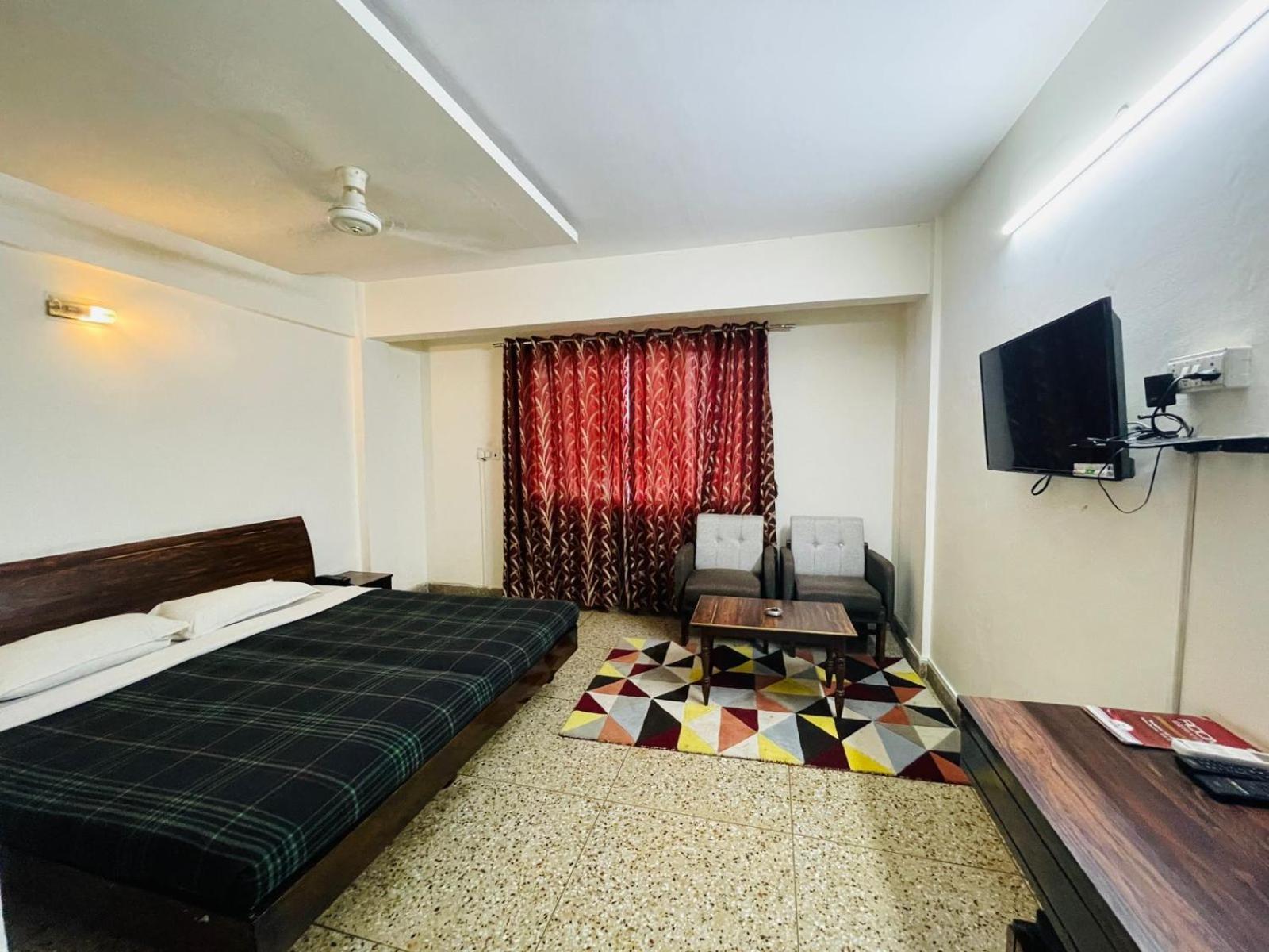 Gautam Hotel Varanasi Exterior foto