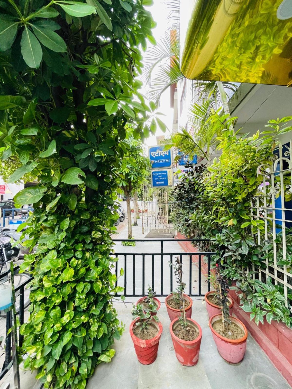 Gautam Hotel Varanasi Exterior foto