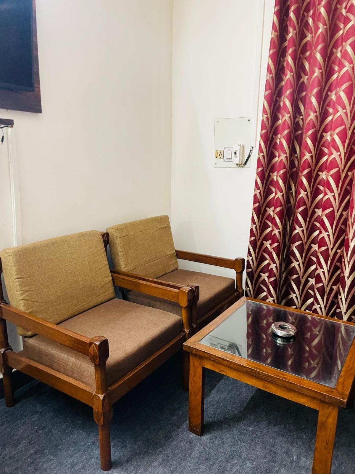 Gautam Hotel Varanasi Exterior foto